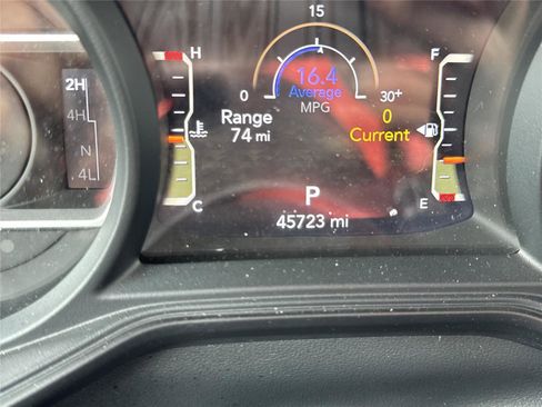 Used 2025 Jeep Wrangler Unlimited Rubicon AWD/4WD image 35