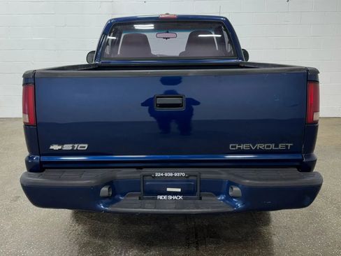 Used 2001 Chevrolet S10 Pickup LS w/ Preferred Equipment Group image 4