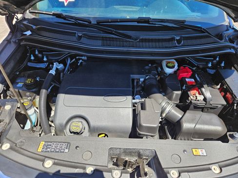 Used 2016 Ford Explorer XLT w/ Equipment Group 202A AWD/4WD image 13