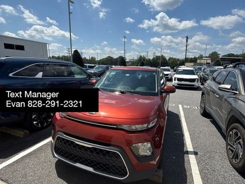 Used 2020 Kia Soul LX FWD image 2