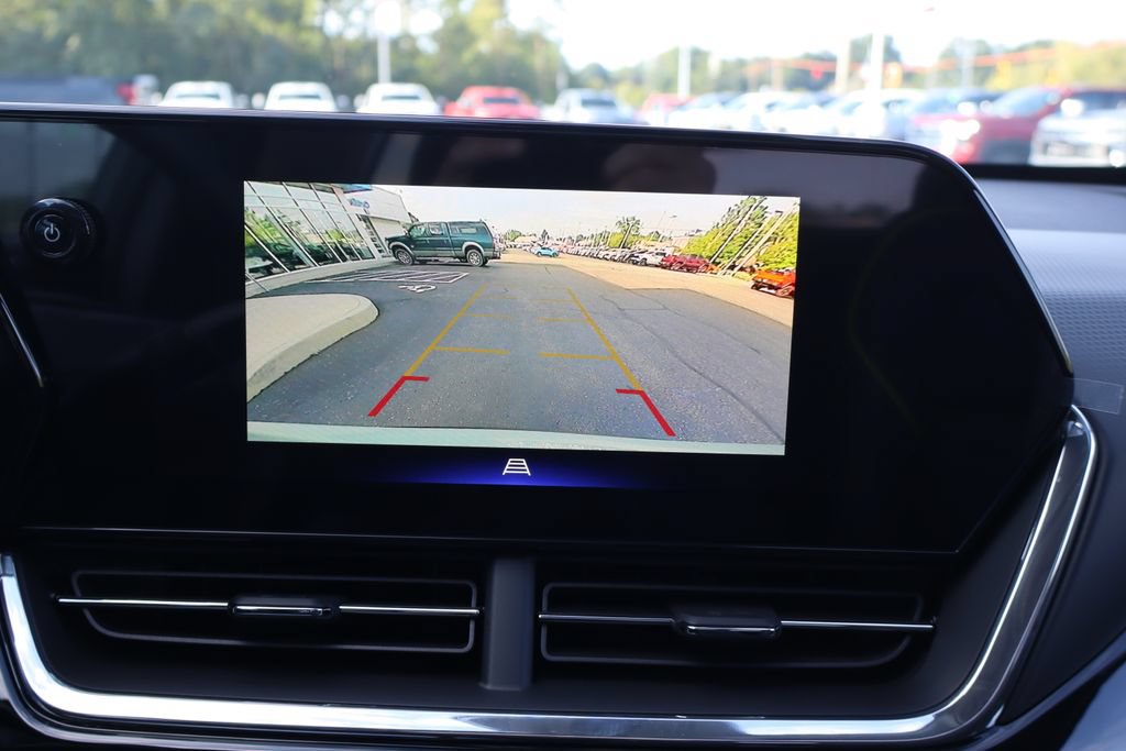 New 2026 Chevrolet Trax ACTIV w/ Sunroof Package FWD image 12