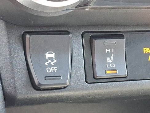 Used 2019 Toyota RAV4 XLE Premium w/ Cold Weather Package AWD/4WD image 23