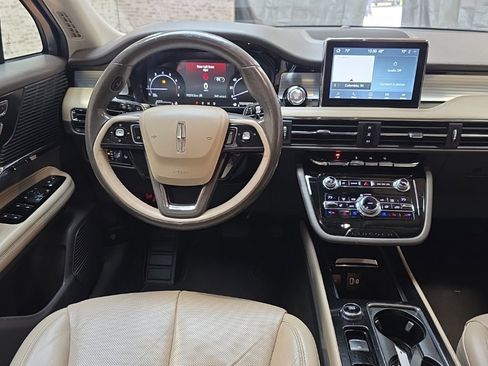 Used 2020 Lincoln Corsair FWD w/ Premium Package image 17