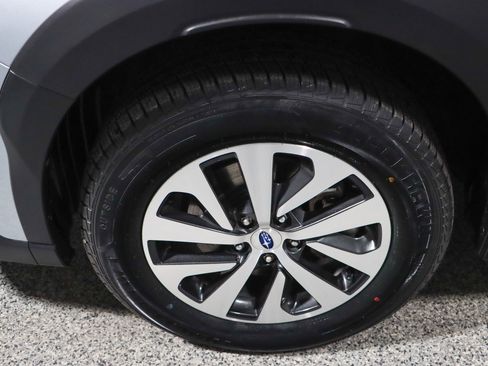 Used 2023 Subaru Outback Premium image 11