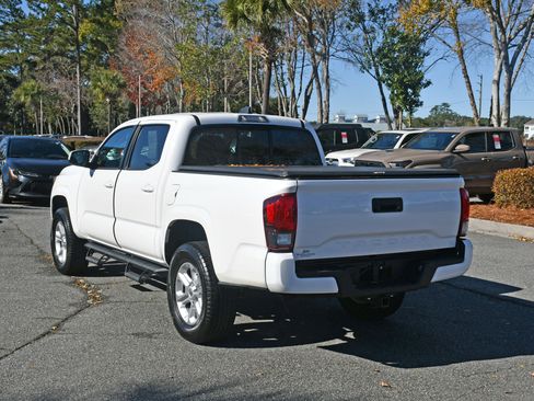 Certified 2022 Toyota Tacoma SR image 3