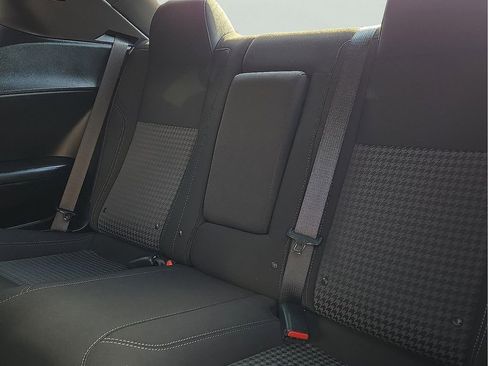 Used 2021 Dodge Challenger SXT image 10