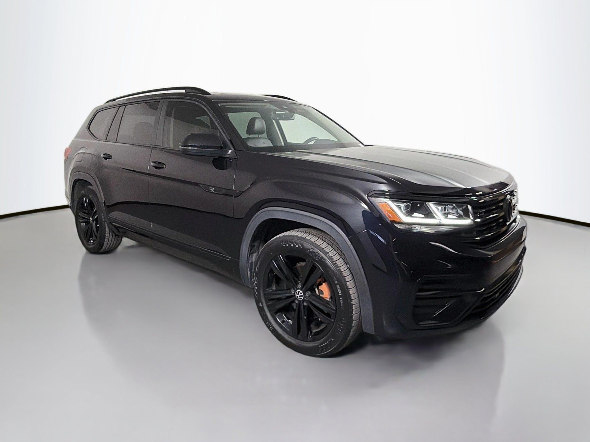 Used 2023 Volkswagen Atlas SEL R-Line AWD/4WD image 3