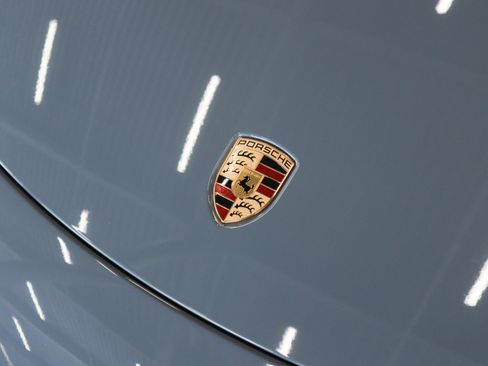 Certified 2025 Porsche 718 Cayman GTS image 33