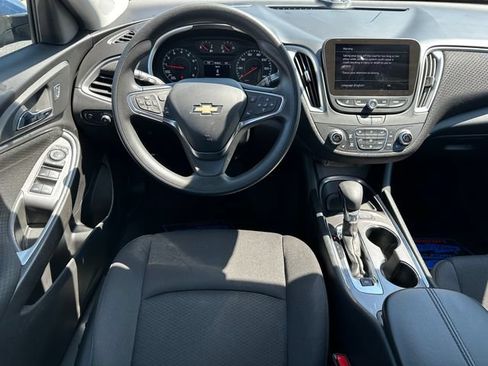 Used 2025 Chevrolet Malibu LT FWD image 12