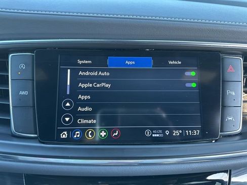 Used 2022 Buick Enclave Essence image 15