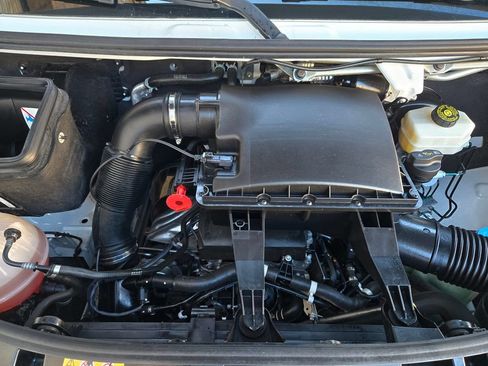 Used 2021 Mercedes-Benz Sprinter 2500 w/ Driver Convenience Package image 25