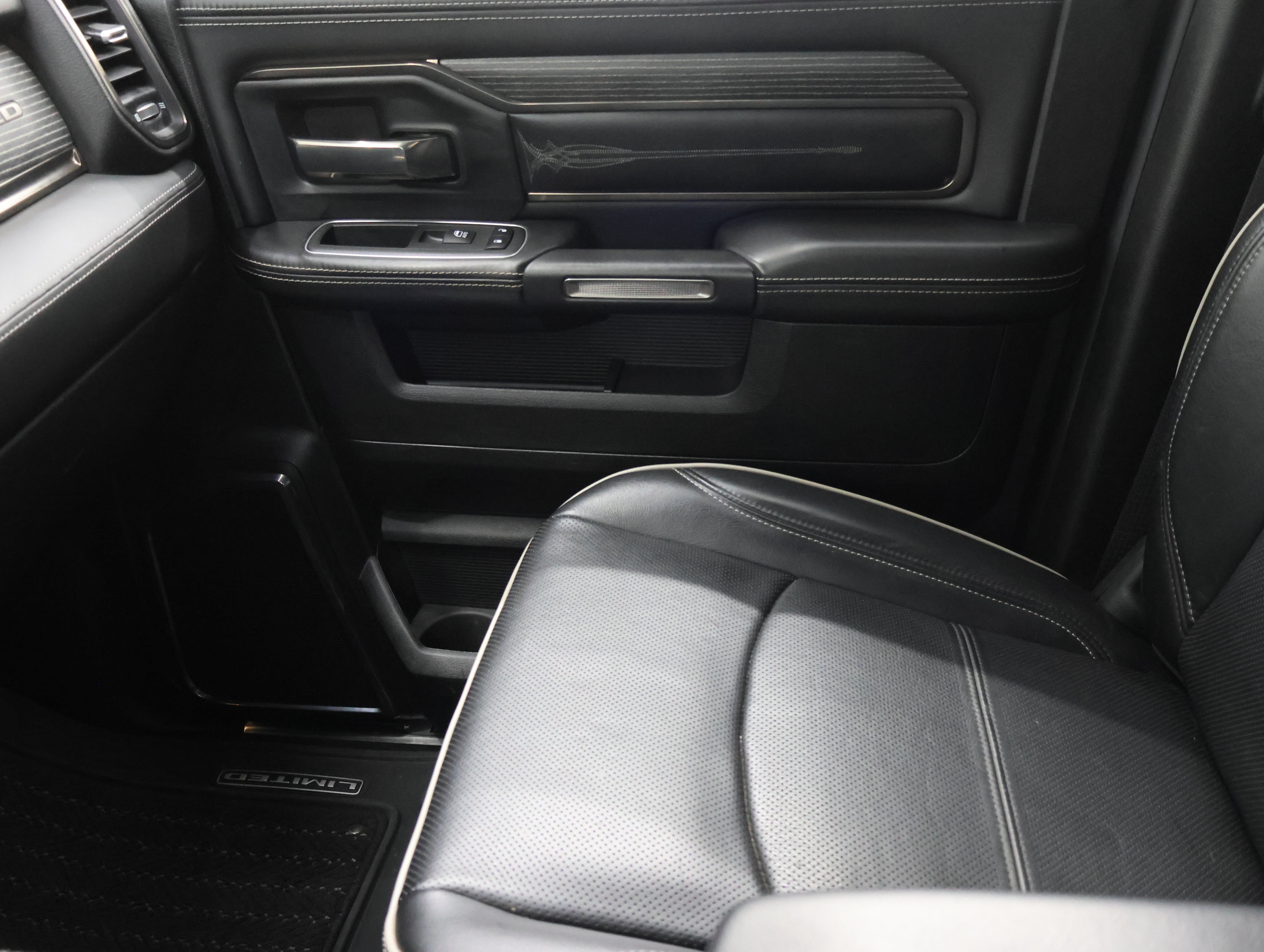 Used 2021 RAM 3500 Limited AWD/4WD image 13