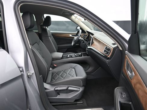 Used 2026 Volkswagen Atlas SE FWD image 11