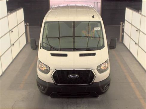 Used 2024 Ford Transit 250 Low Roof w/ Exterior Upgrade Package RWD image 3