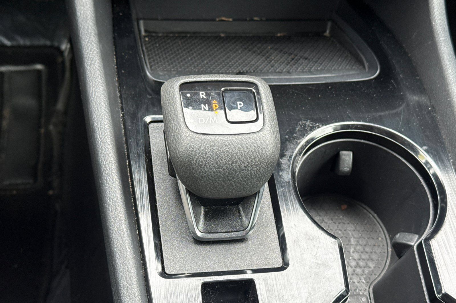 Used 2025 Nissan Rogue SV FWD image 28