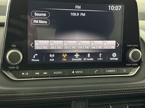 Certified 2024 Nissan Rogue SV FWD image 18
