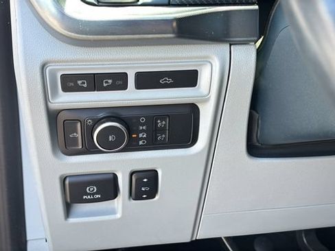 Used 2021 Ford F150 Limited AWD/4WD image 40