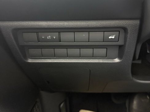 New 2025 Mitsubishi Outlander SE image 18