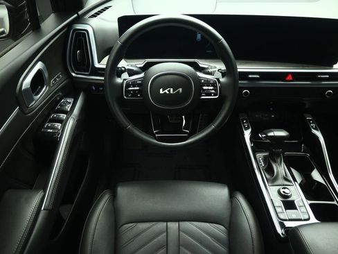 Certified 2024 Kia Sorento SX Prestige AWD/4WD image 5