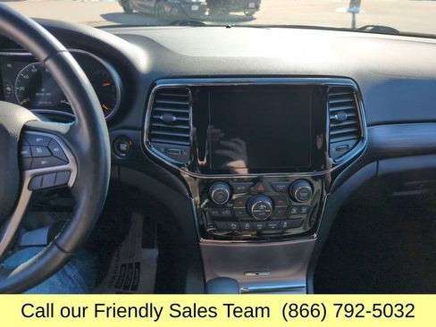 Used 2020 Jeep Grand Cherokee Laredo image 19