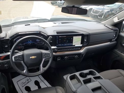 Used 2024 Chevrolet Silverado 1500 LT AWD/4WD image 26
