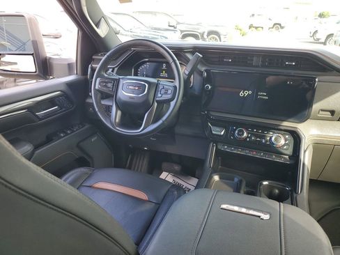 Used 2024 GMC Sierra 2500 AT4 w/ AT4 Premium Plus Package image 10