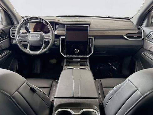 Used 2025 GMC Acadia Denali image 13