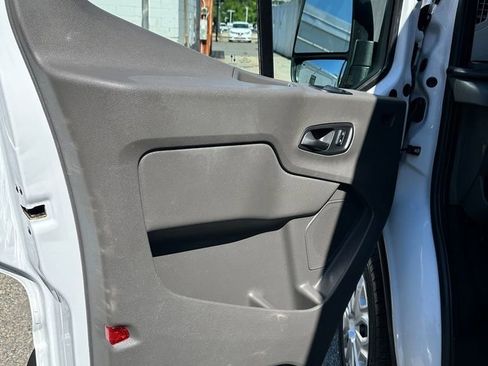 Used 2023 Ford E-Transit Medium Roof RWD image 7