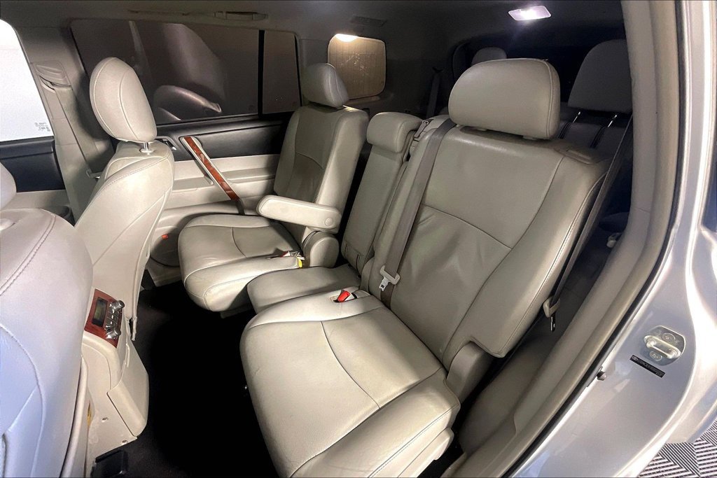 Used 2011 Toyota Highlander Limited FWD image 34