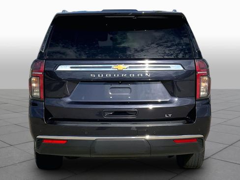 Used 2024 Chevrolet Suburban LT RWD image 5