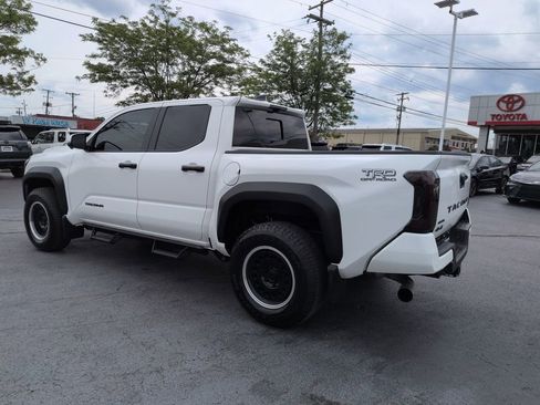 Used 2025 Toyota Tacoma TRD Off-Road w/ TRD Off Road Premium Package AWD/4WD image 3