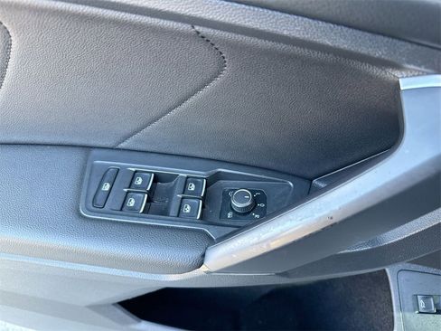 Used 2019 Volkswagen Tiguan SEL Premium image 15