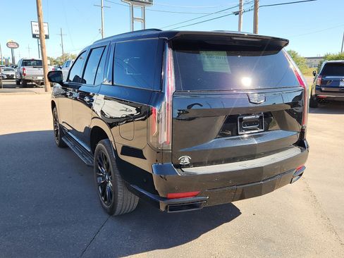 Used 2022 Cadillac Escalade Premium Luxury w/ LPO, Floor Liner Package image 3