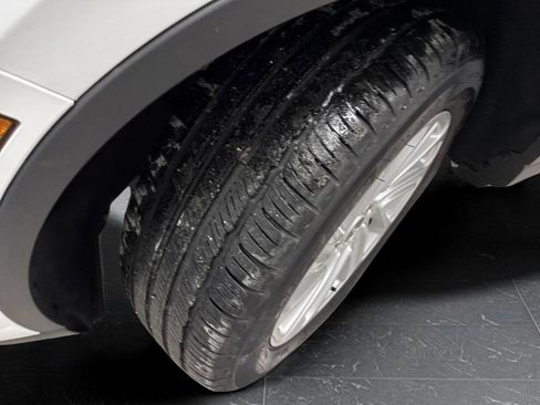 Used 2023 Lincoln Corsair AWD image 35