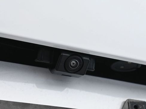 Used 2025 Aston Martin V8 Vantage Coupe image 52