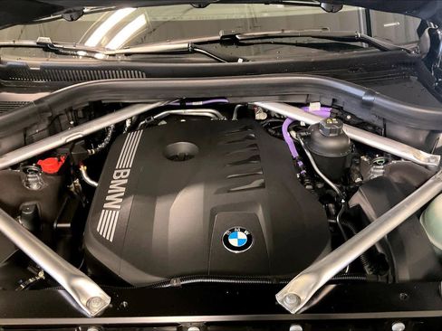 New 2026 BMW X7 xDrive40i w/ Premium Package image 16