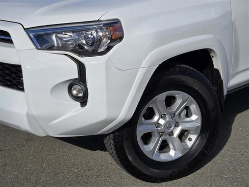 Used 2024 Toyota 4Runner SR5 Premium image 9