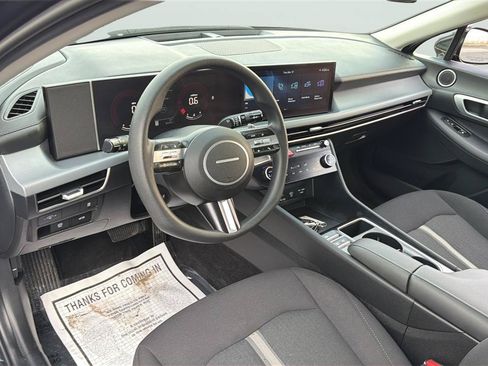 Used 2025 Hyundai Sonata SEL FWD image 16