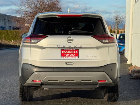 Used 2022 Nissan Rogue SV image 6