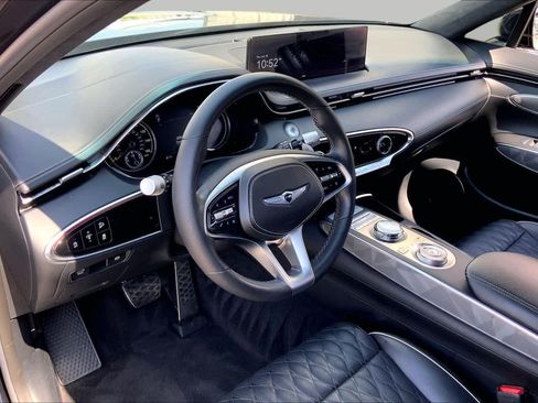 Used 2022 Genesis GV70 3.5T Sport w/ Sport Advanced Package AWD/4WD image 17