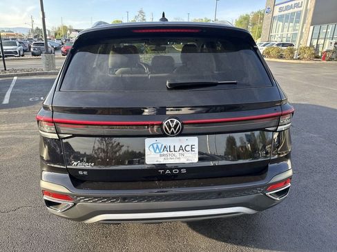 New 2026 Volkswagen Taos SE FWD image 5