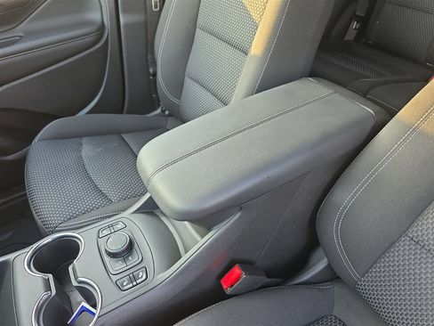 Used 2023 GMC Terrain SLE w/ Driver Convenience Package image 20