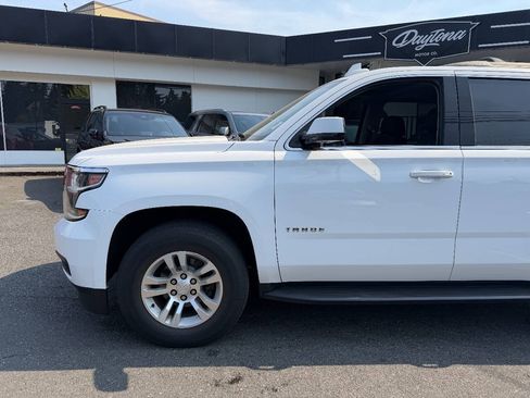 Used 2018 Chevrolet Tahoe LT w/ Luxury Package AWD/4WD image 2