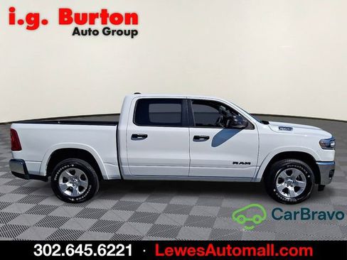 Used 2025 RAM 1500 Big Horn AWD/4WD image 7