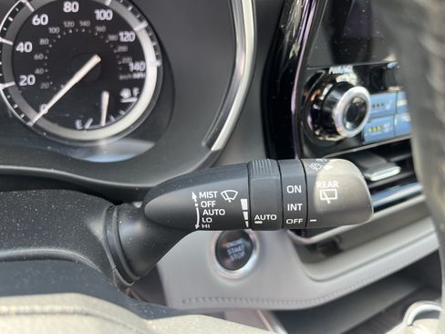 Used 2021 Toyota Highlander Platinum AWD/4WD image 23