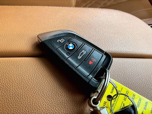 Used 2023 BMW 540i w/ Premium Package image 14