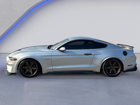 Used 2019 Ford Mustang GT RWD image 3