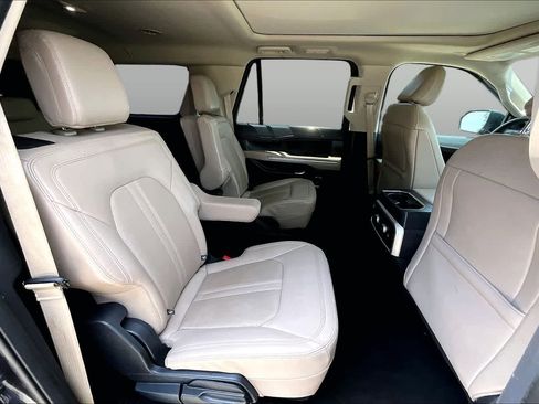 Used 2024 Ford Expedition Max Limited AWD/4WD image 32