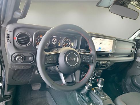 Used 2024 Jeep Wrangler Unlimited Rubicon image 15