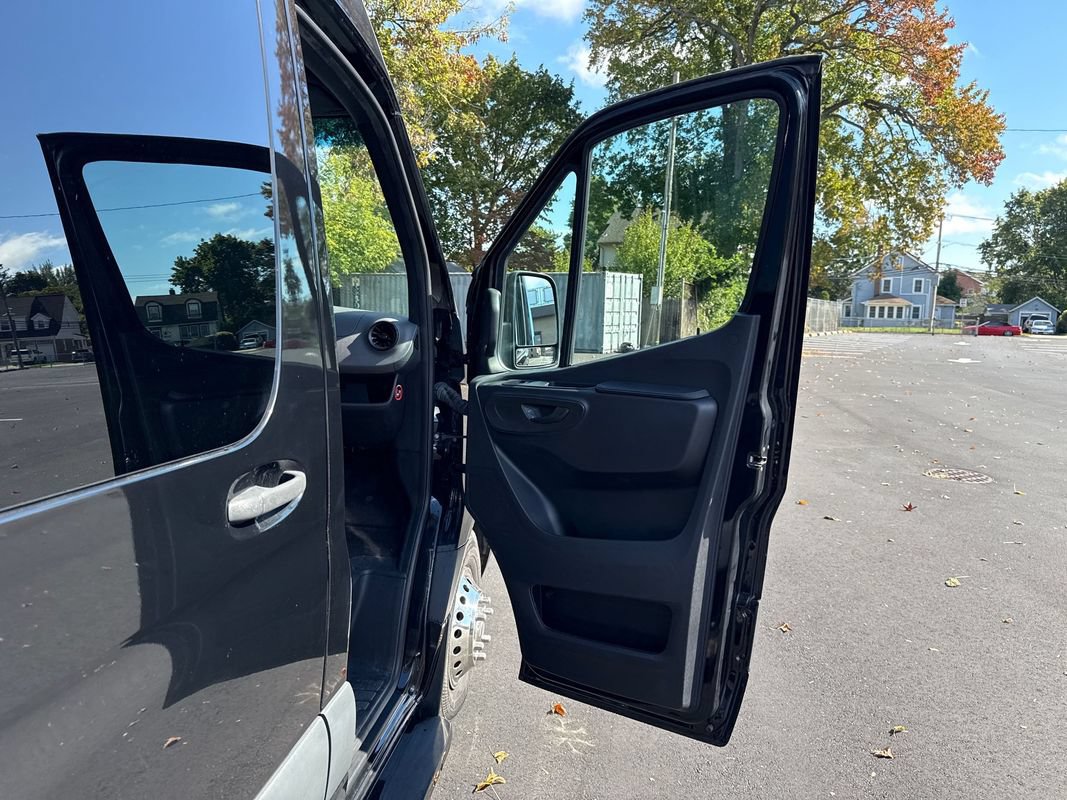 Used 2021 Mercedes-Benz Sprinter 3500 image 18